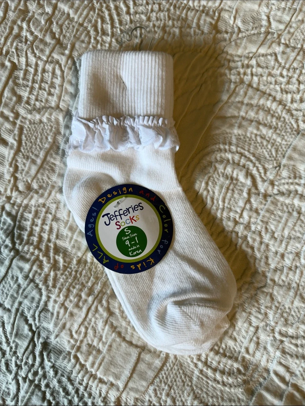 Jefferies Socks White Ruffle Crew Socks